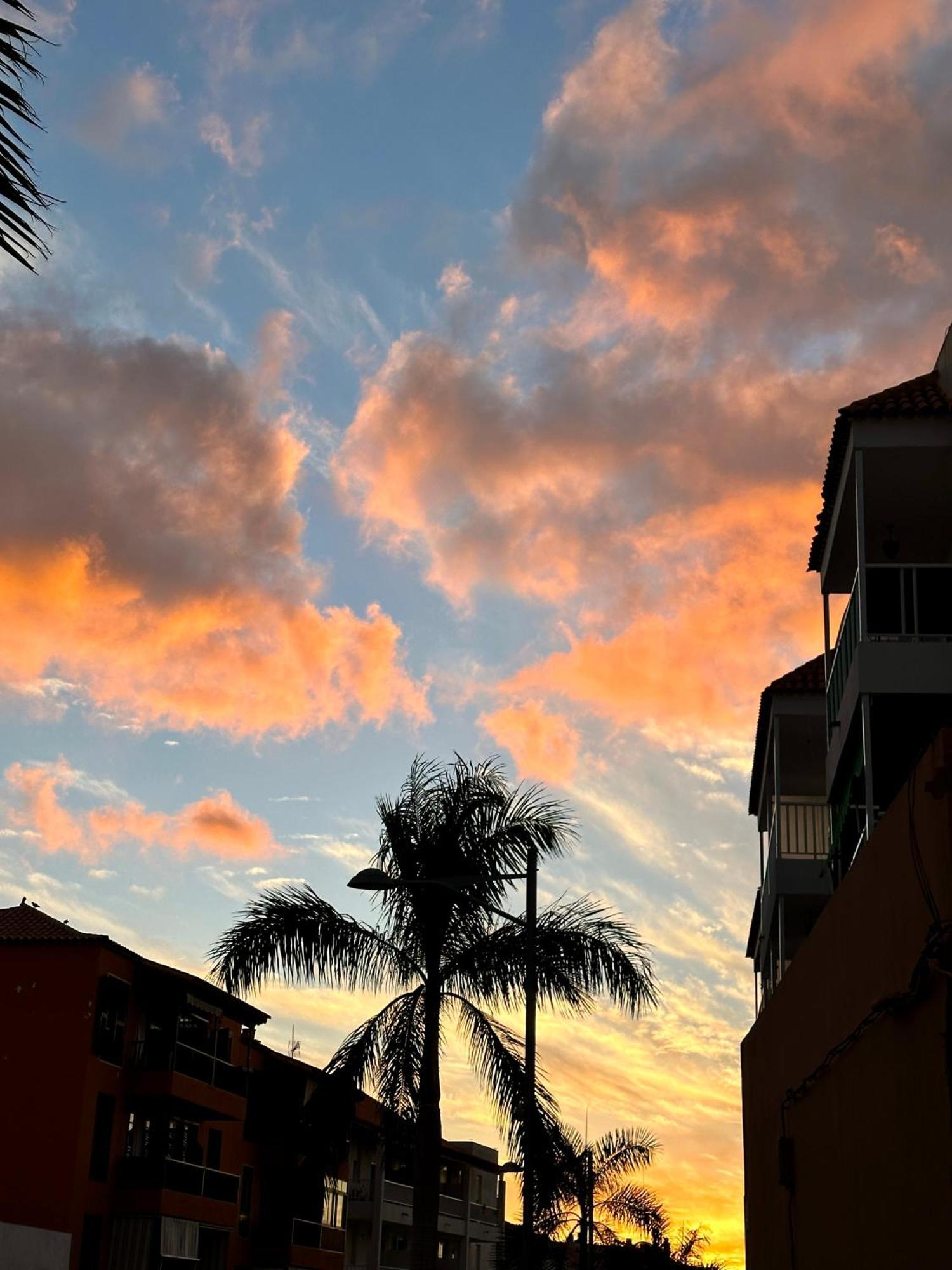 Tenerife Holidays Адехе Экстерьер фото
