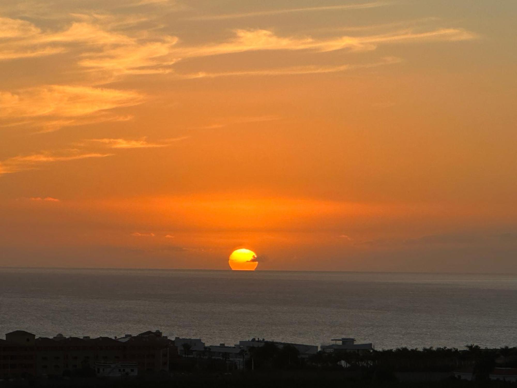 Tenerife Holidays Адехе Экстерьер фото