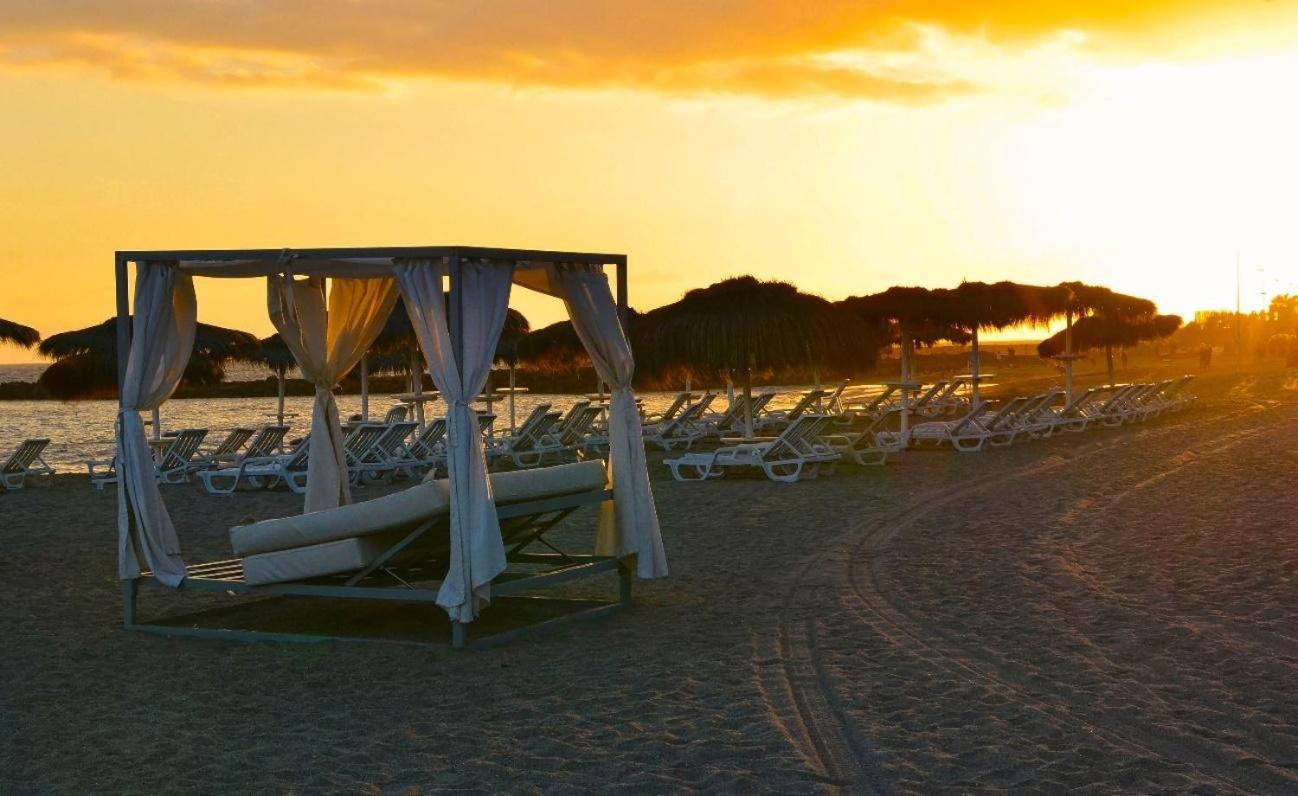 Tenerife Holidays Адехе Экстерьер фото