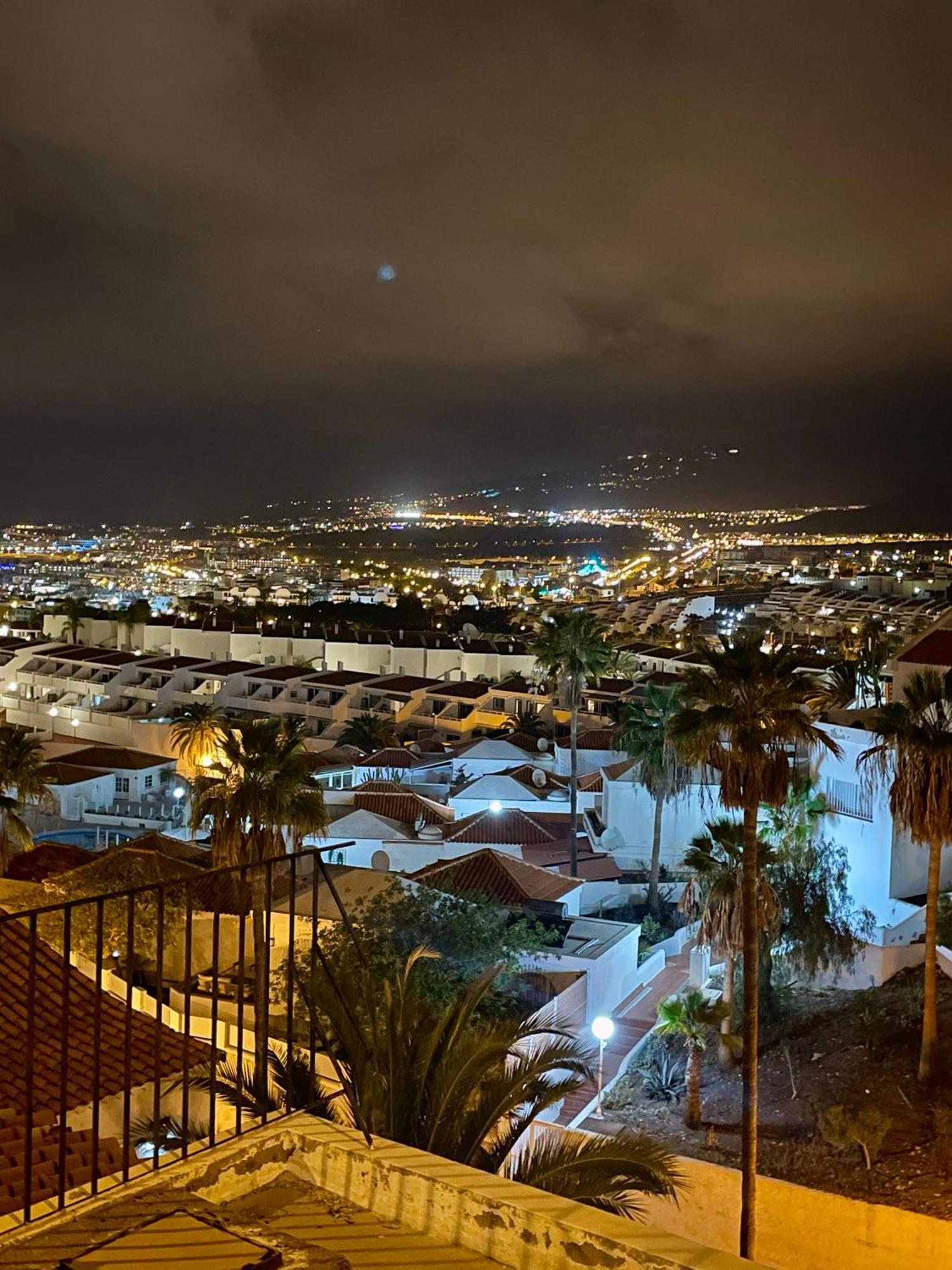 Tenerife Holidays Адехе Экстерьер фото