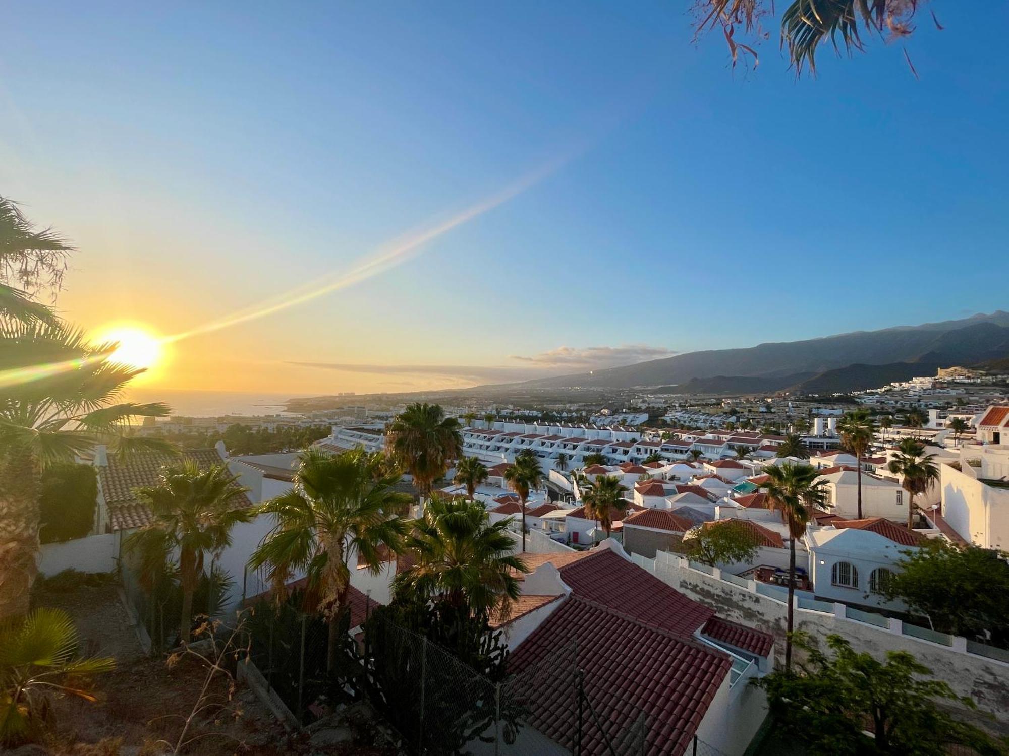 Tenerife Holidays Адехе Экстерьер фото