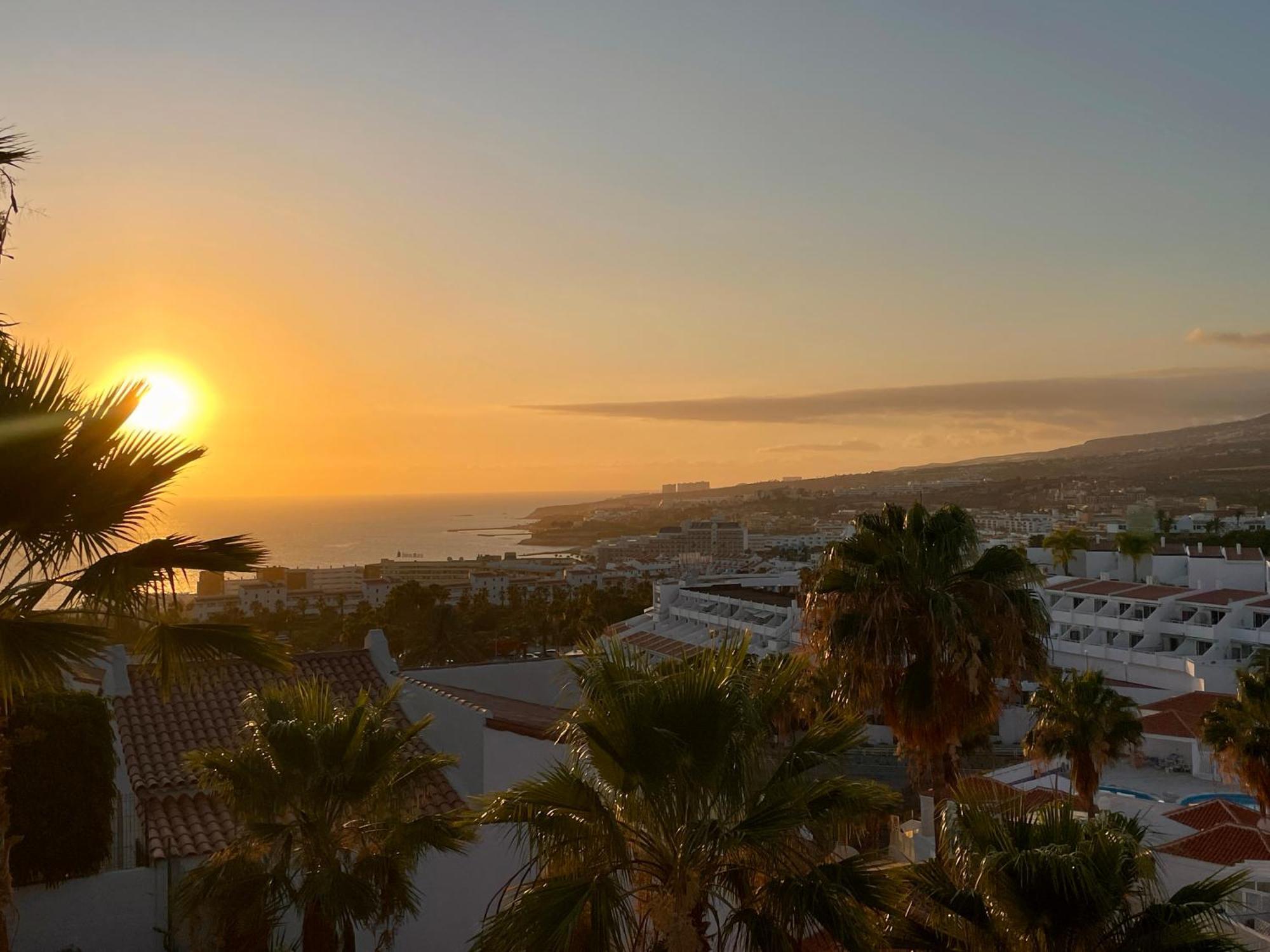 Tenerife Holidays Адехе Экстерьер фото