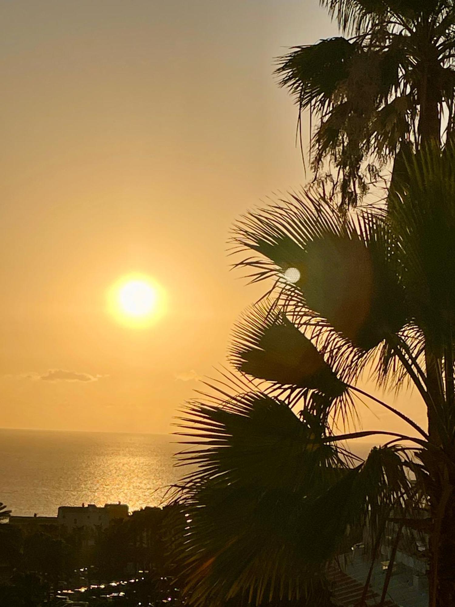 Tenerife Holidays Адехе Экстерьер фото